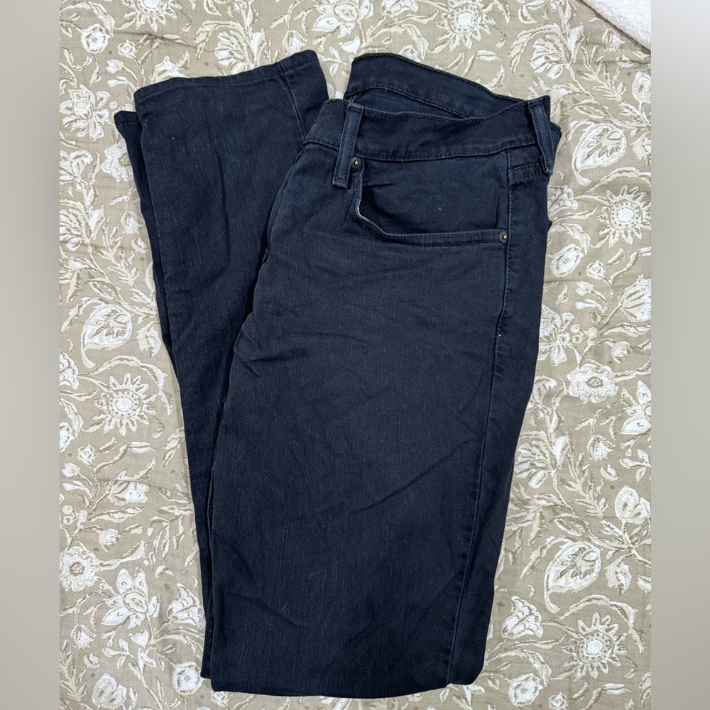 black levi jeans